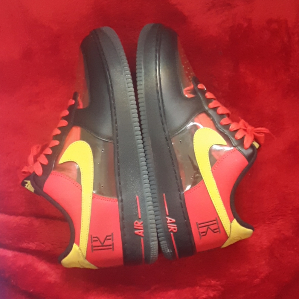 Kyrie Irving air force 1 signature series
